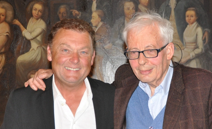 Laurent Corbin (rédacteur en chef du magazine Patrimoine Normand) & Emmanuel Le Roy Ladurie. (© Patrimoine Normand)