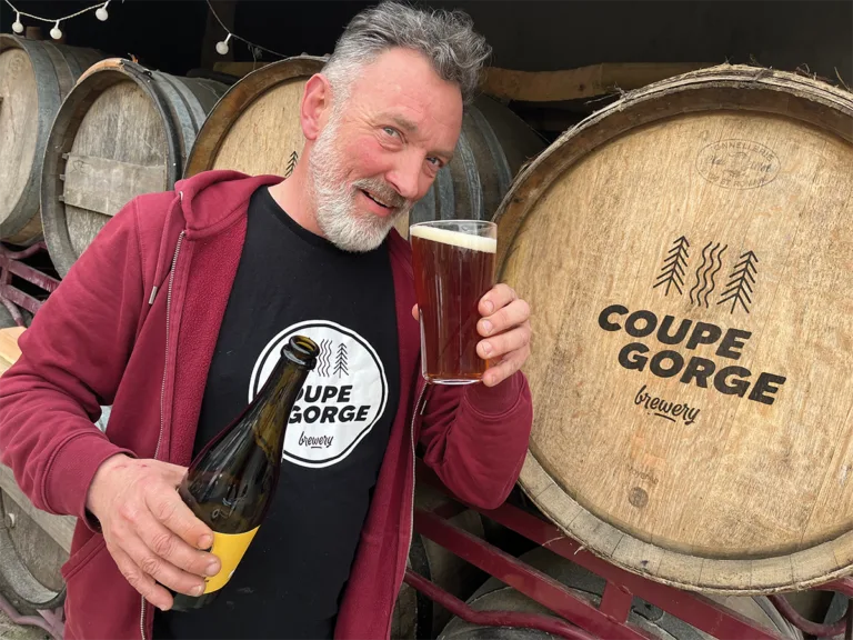 La popularité croissante des bières locales et artisanales a revigoré le marché des bières en bouteille, qui ne sont pas soumises à des accords d’exclusivité. Celles de Max Boullan s’inscrivent dans ce créneau porteur. (© Jean-Luc Péchinot)