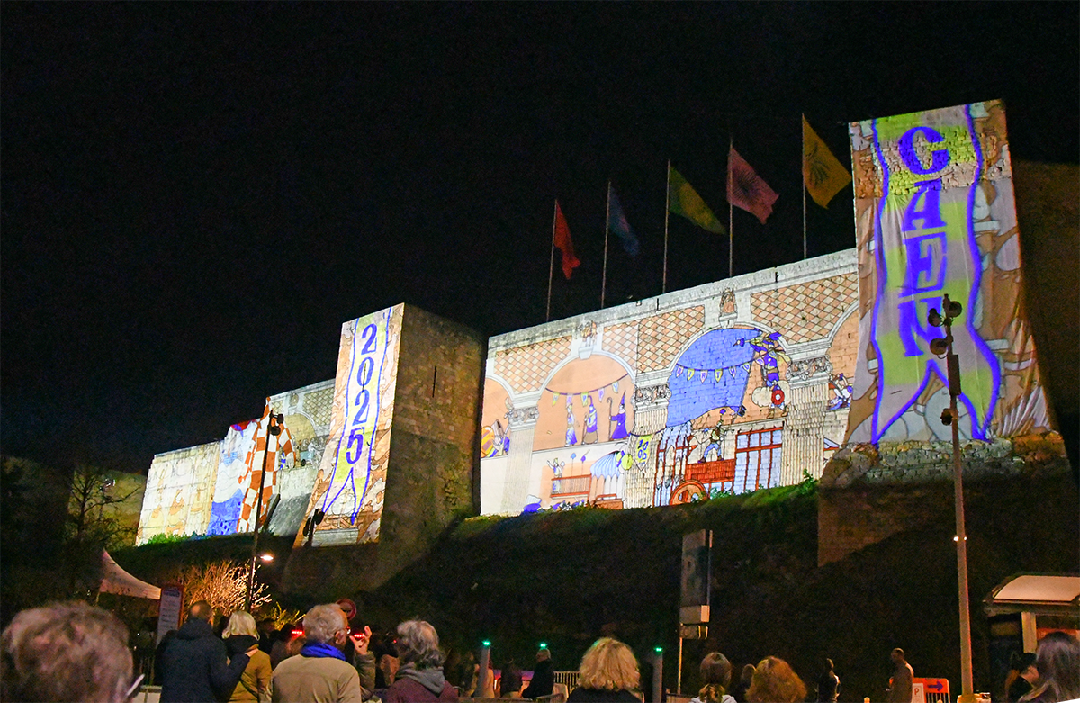 Le 20 mars dernier, Caen a lancé les célébrations de son millénaire, avec la projection d’une fresque animée monumentale sur les remparts du château.