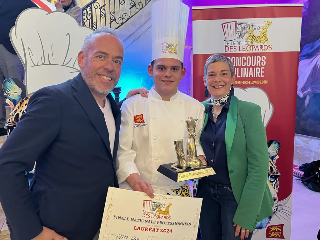 Bon sang ne saurait mentir. Lauréat professionnel du Trophée des Léopards, Arthur Viel a pour parents Arnaud et Cécilia, qui font merveille en leur table étoilée d’Argentan. (© Jean-Luc Péchinot)