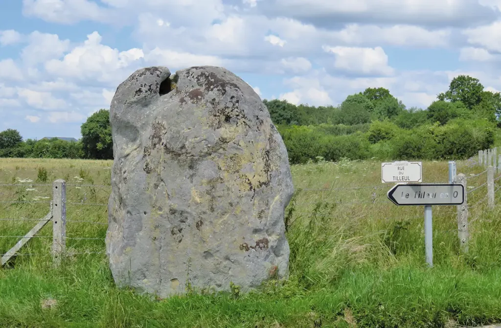 La Longue-Pierre, un témoignage étonnant des croyances de nos ancêtres. (© Gilles Marié)