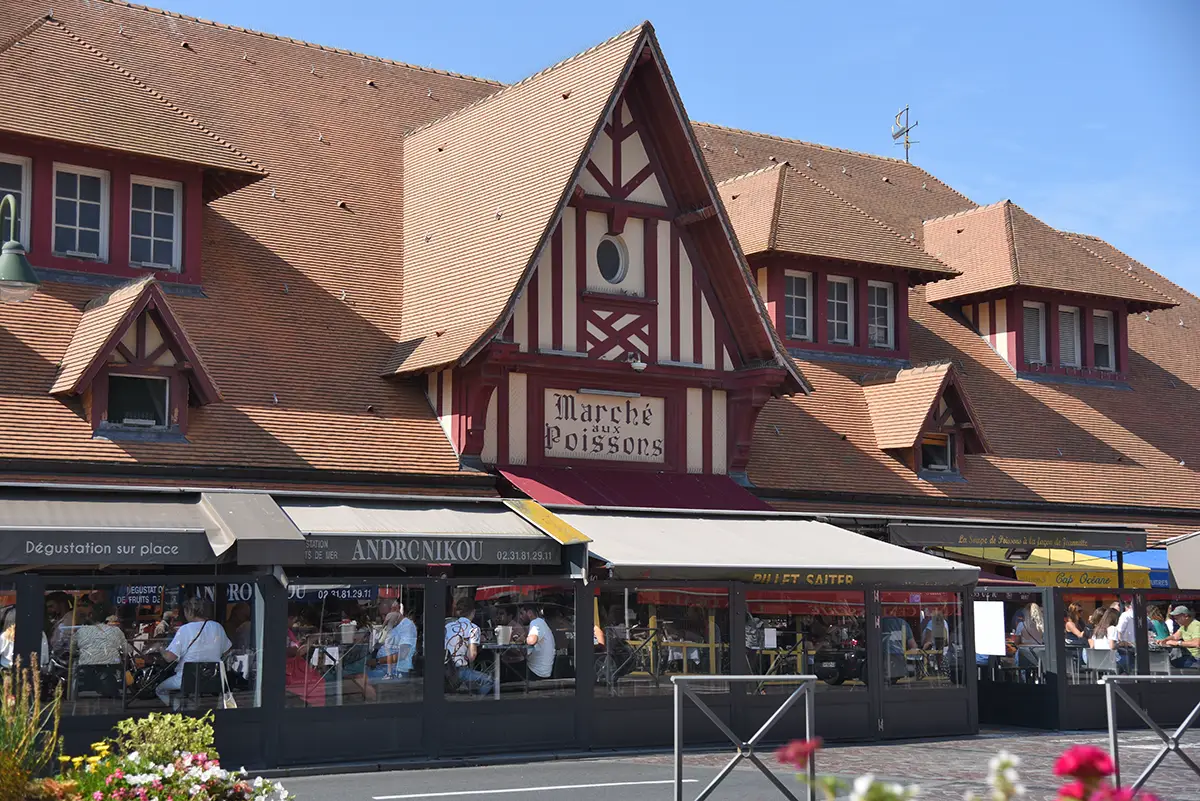 Trouville-sur-Mer : le marché aux poisson
