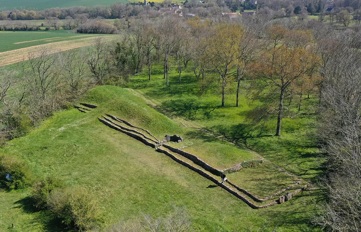 Tumulus de Colombiers-sur-Seulles : le plus vieux monument de Normandie