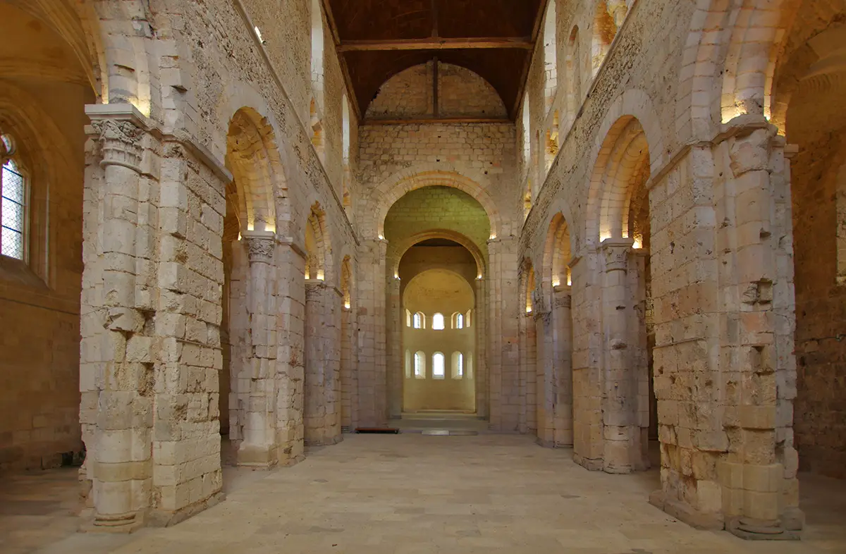 L’abbaye Notre-Dame de Bernay – Un sanctuaire au cœur de la ville