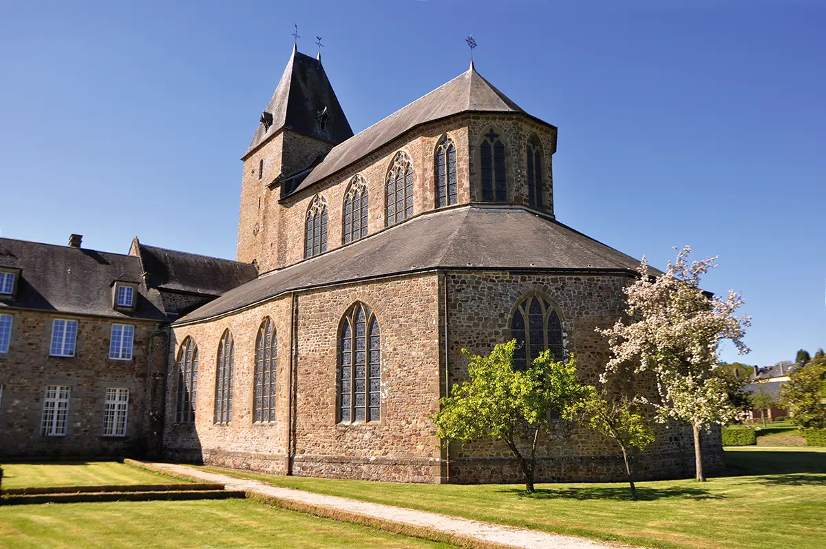 Un chevalier de la table ronde dans une abbaye normande ?