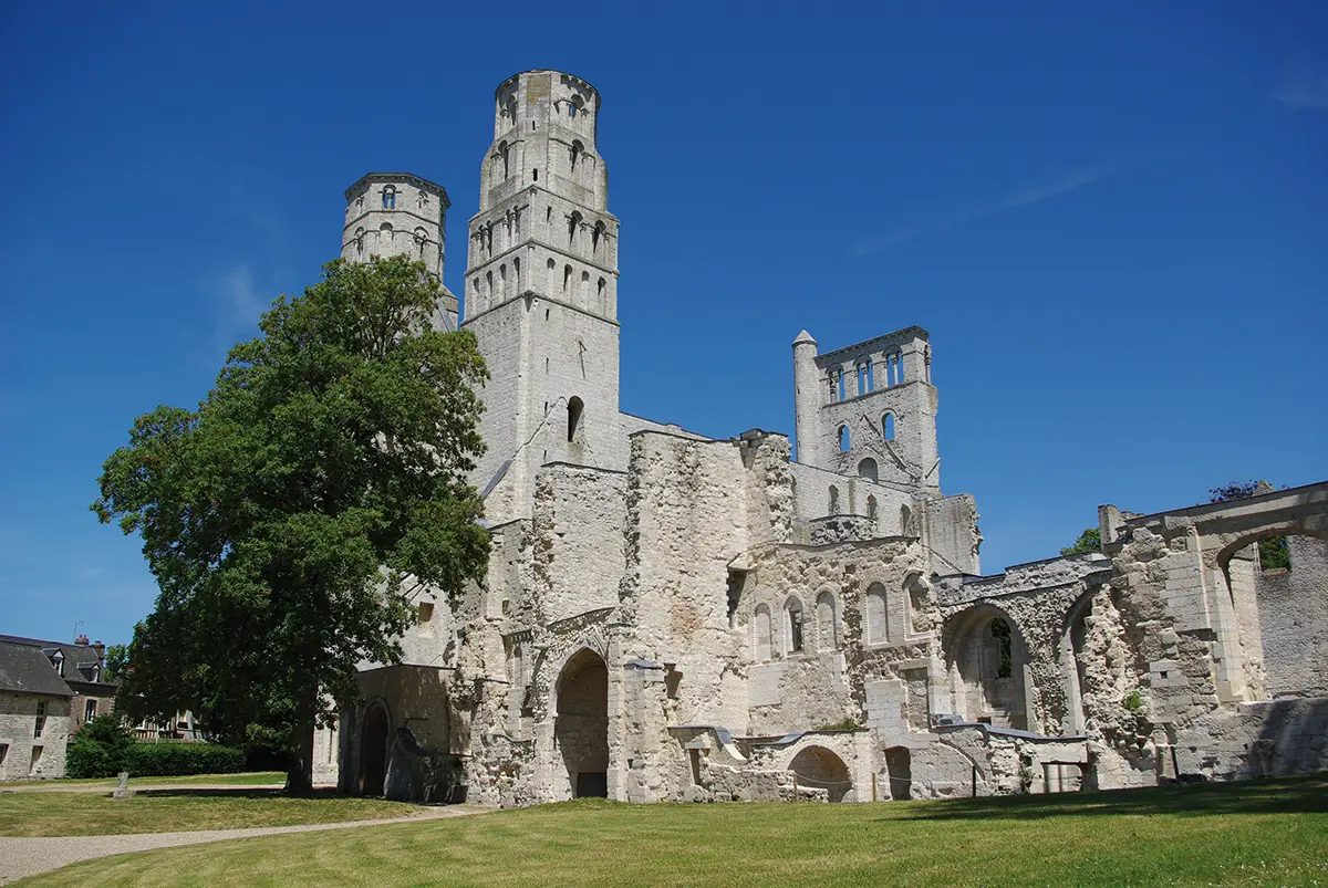 Les abbayes romanes – Du premier âge à l’âge d’or