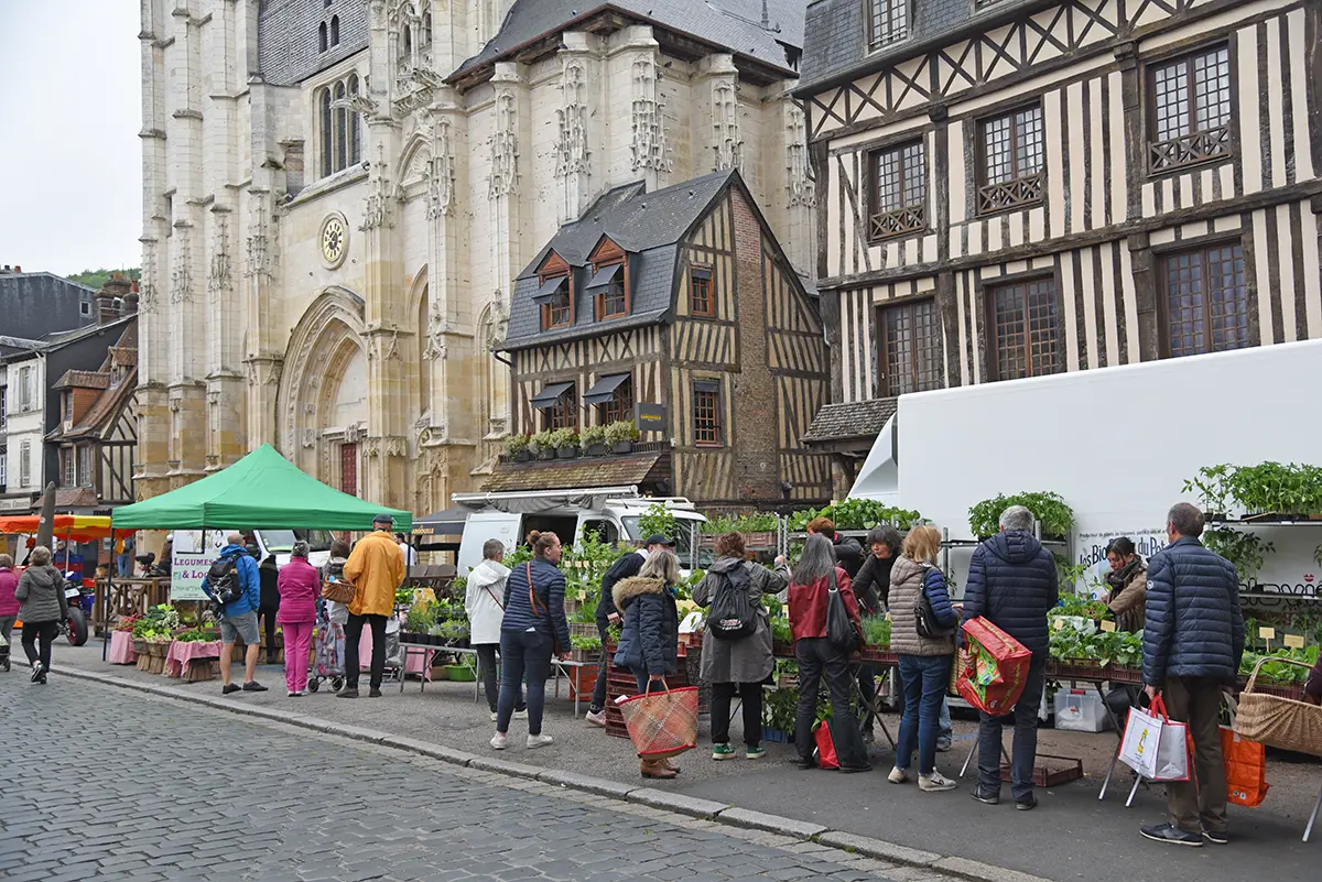 Pont-Audemer – Un marché « normandissime »