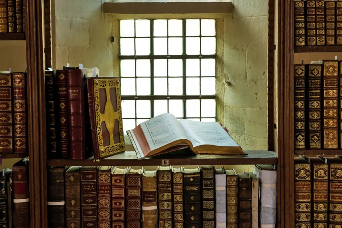 Bibliothèque du Chapitre : un nouveau trésor pour la cathédrale de Bayeux