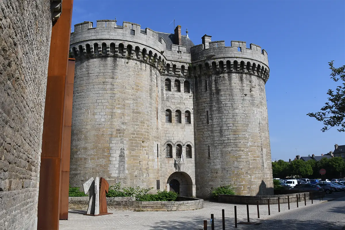 Château d&rsquo;Alençon – De la forteresse médiévale à la prison