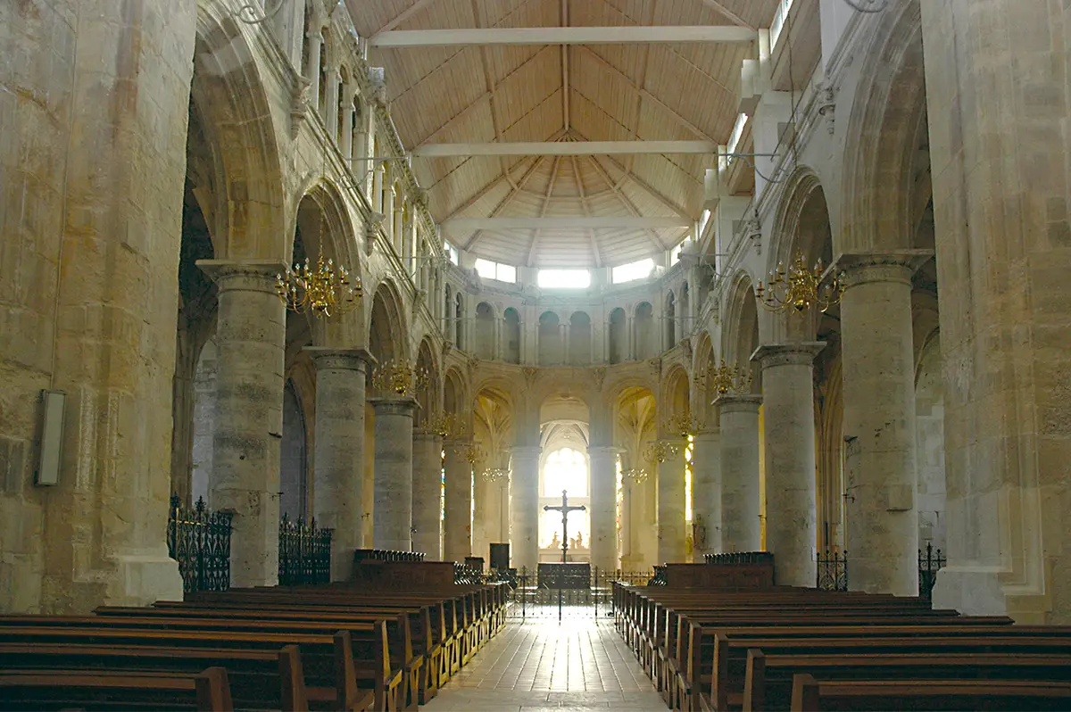 Abbaye de Valmont : histoire, tombeaux et découvertes archéologiques