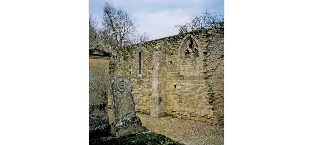 Photo d'une des plus anciennes tombes du double cimetière protestant et catholique de Périers-sur-le-Dan.