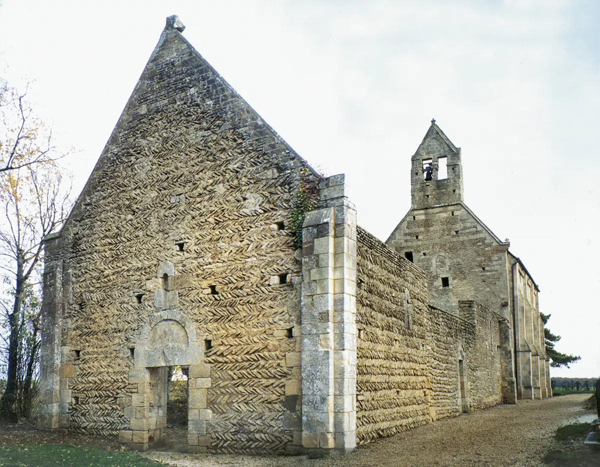 Périers-sur-le-Dan – L’église au singulier