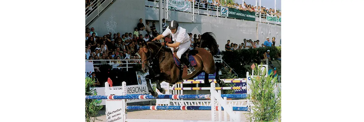 Reynald Angot à l’obstacle sur Tlaloc M, à Saint-Lô. (© Jean Bougie)