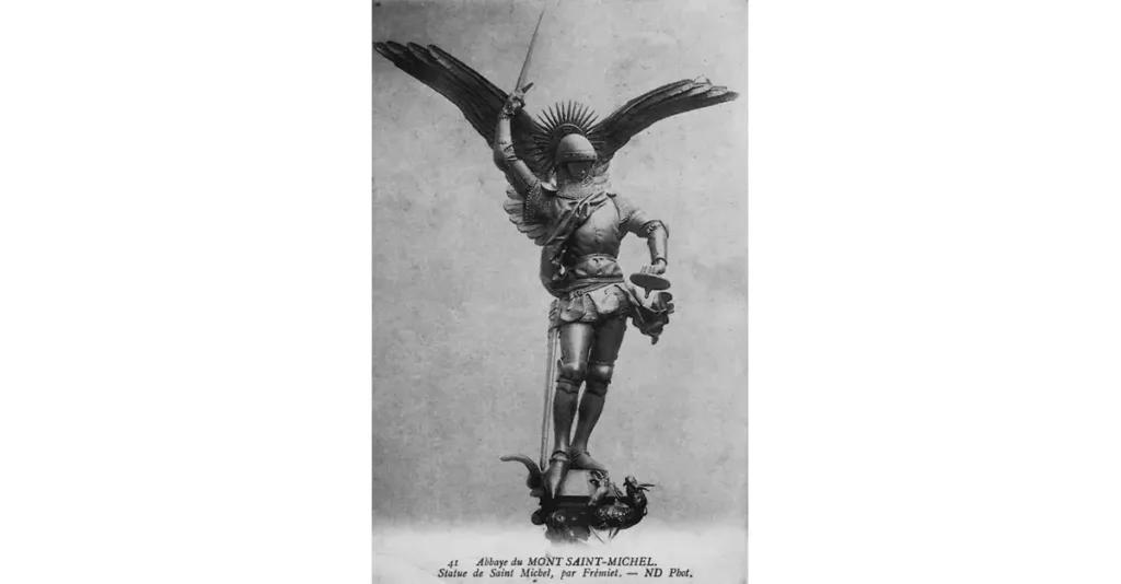 Représentation de la statue de l'archange, qui coiffe le Mont.