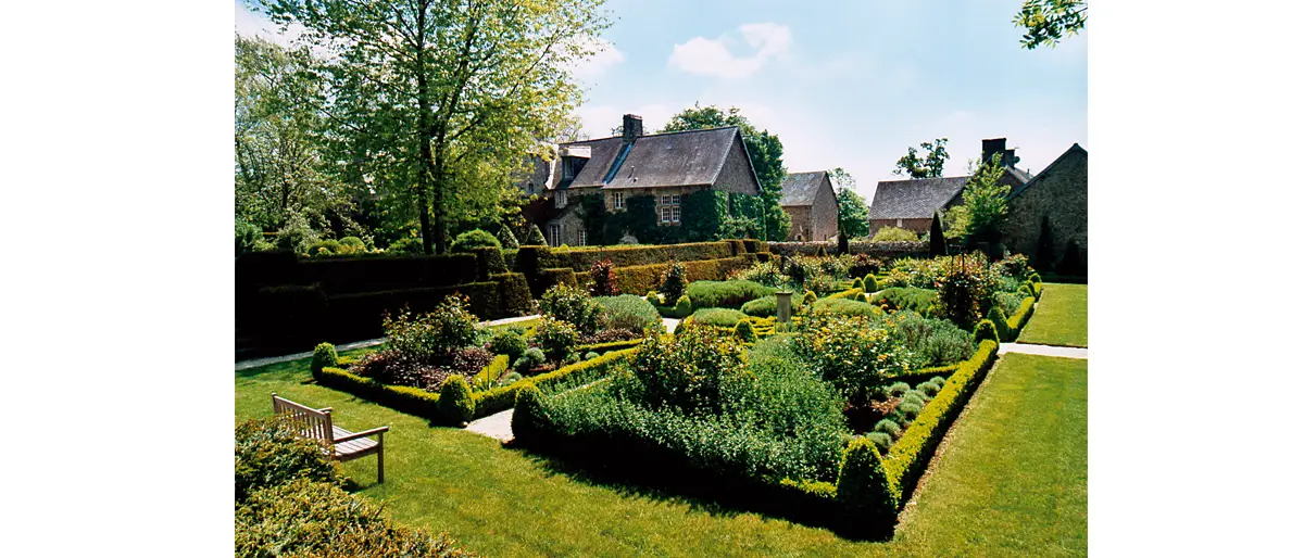 Jardin des roses : une géométrie à la française. (© Olinda Longuet)