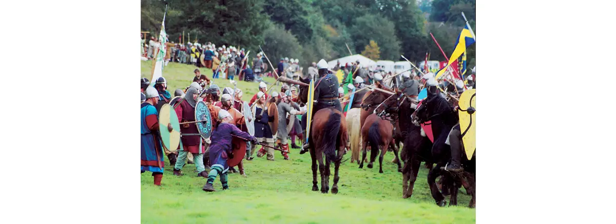 Armé de sa massue, Odon de Bayeux à la bataille de Hastings ; reconstitution English Heritage, 14 octobre 2000. (© Thierry Georges Leprévost)