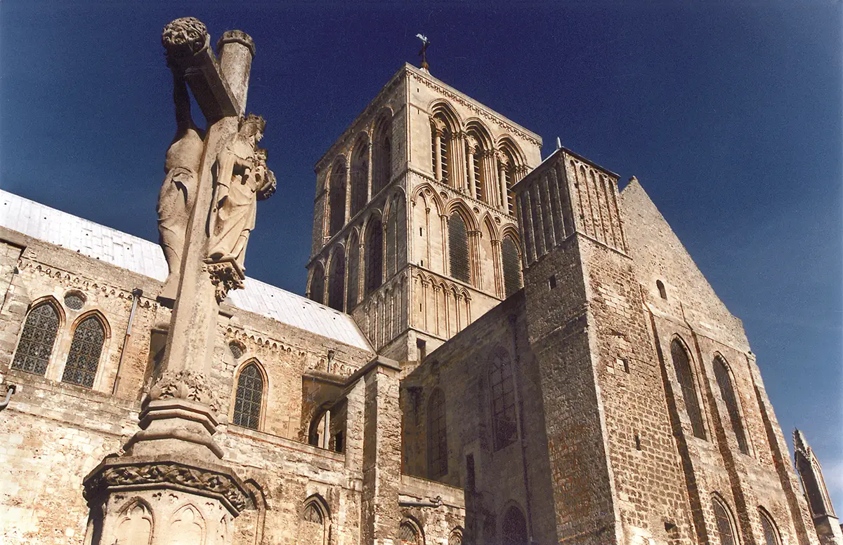 Abbatiale de la Sainte Trinité à Fécamp – Mille ans de splendeur et de foi