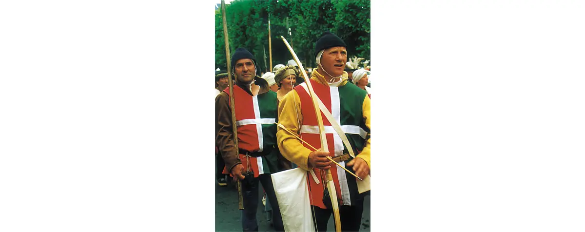 Piétons et archers français (croix blanche).
