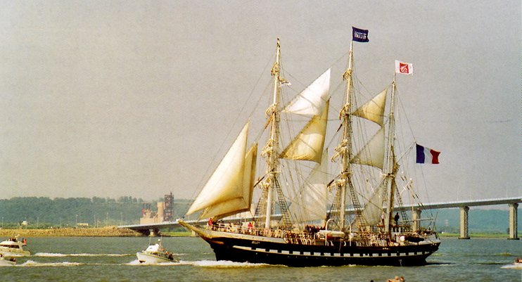 Le « Belem », trois-mâts barque français. Il navigue depuis 1896. Un véritable monument historique flottant. (Photo Alexandre Vernon © Patrimoine Normand)