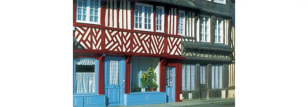 Le quartier Vaucelles. Maison divisée en deux, en partie restaurée.