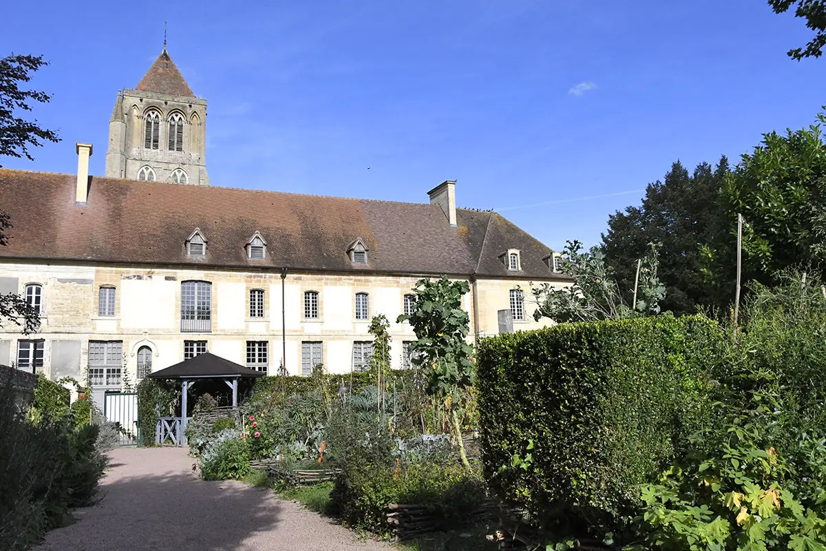 Un jardin conservatoire de fleurs et des légumes en pays d’Auge