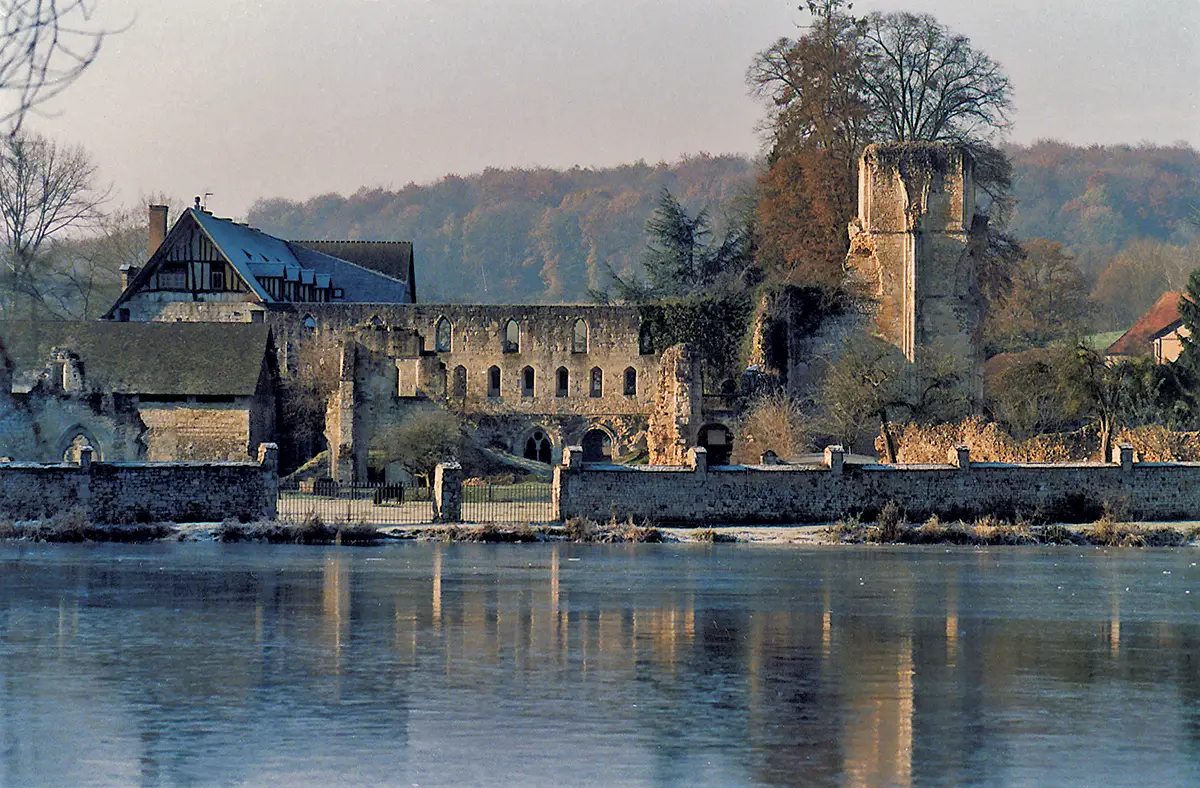 Notre-Dame de Mortemer, une abbaye et ses légendes