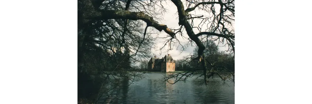 Le château de Lignou, propriété du Comte de Vaucelles.