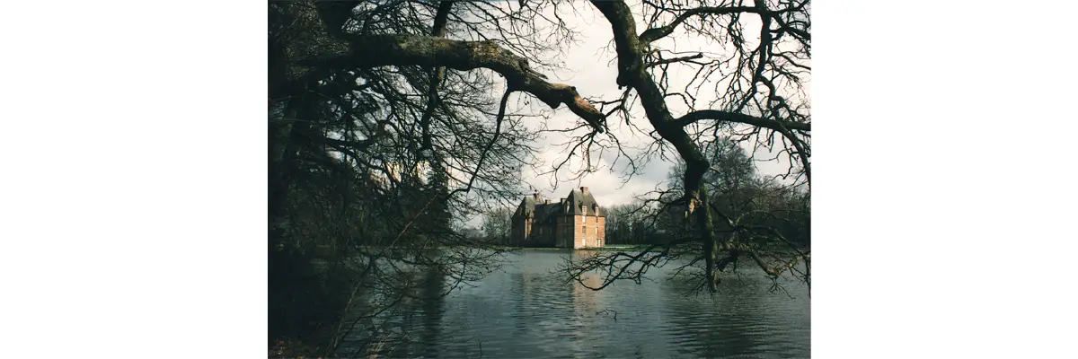 Le château de Lignou, propriété du Comte de Vaucelles.