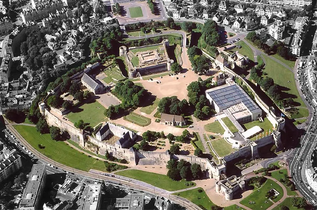 Le château de Caen – Mille ans de vie et d’architecture