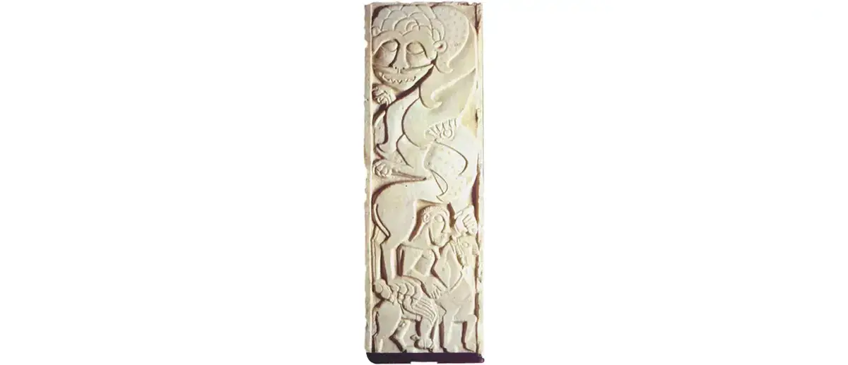 Dalle figurant saint Georges terrassant le dragon, marbre, trésor de la cathédrale d’Aversa (Italie).