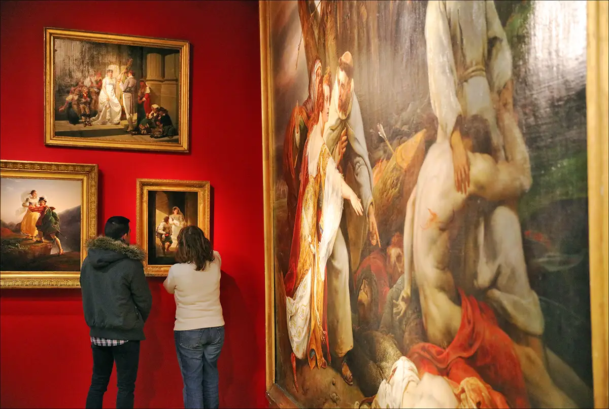 Musée Thomas Henry – Salle des peintures et sculptures françaises du XIXe siècle.