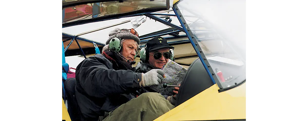 Yvonnick Guéret (photographe) et son pilote Jean Leterrier.
