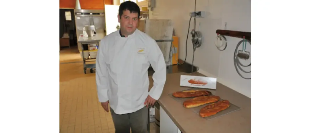 Installé à Clinchamps-sur-Orne depuis le milieu des années 1990, Philippe Pépin perpétue la fabrication du brasillé, spécialité pâtissière locale dont la recette se transmet depuis plusieurs générations. (Photo Rodolphe Corbin © Patrimoine Normand)