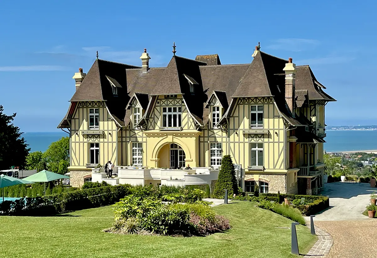 Maison Douce Époque à Bénerville-sur-Mer « C’est une maison jaune…