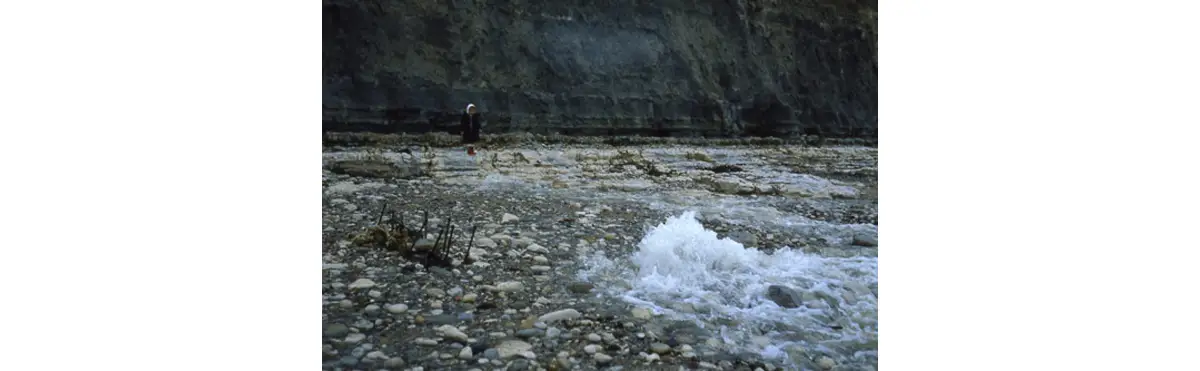 Vue d'une résurgence d'eau douce, L'Aure, à Port-en-Bessin.