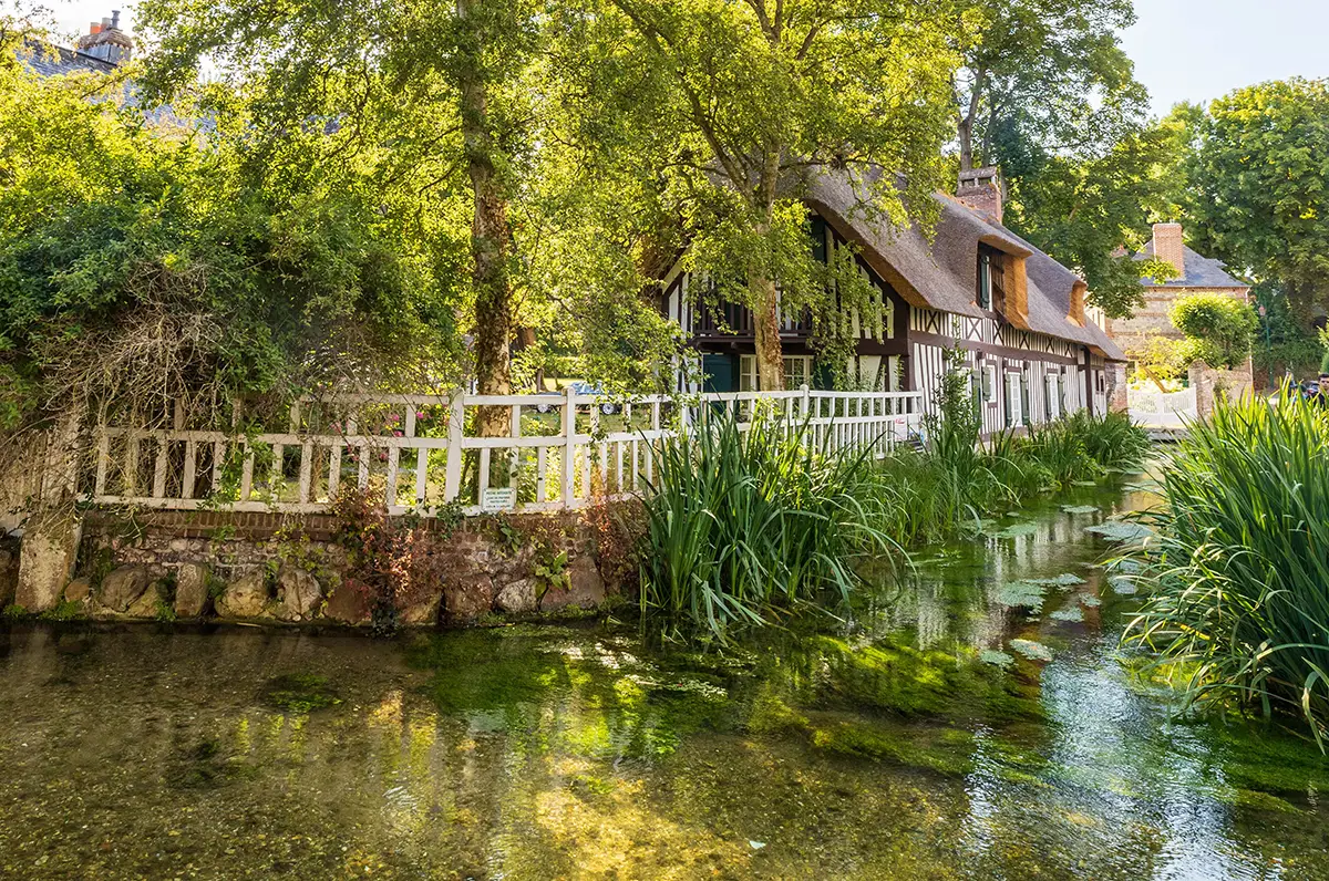 Veules-les-Roses – douce oasis en sa vallée enclose